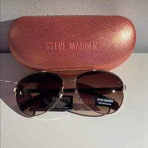 Steve Madden Aviator Sunglasses